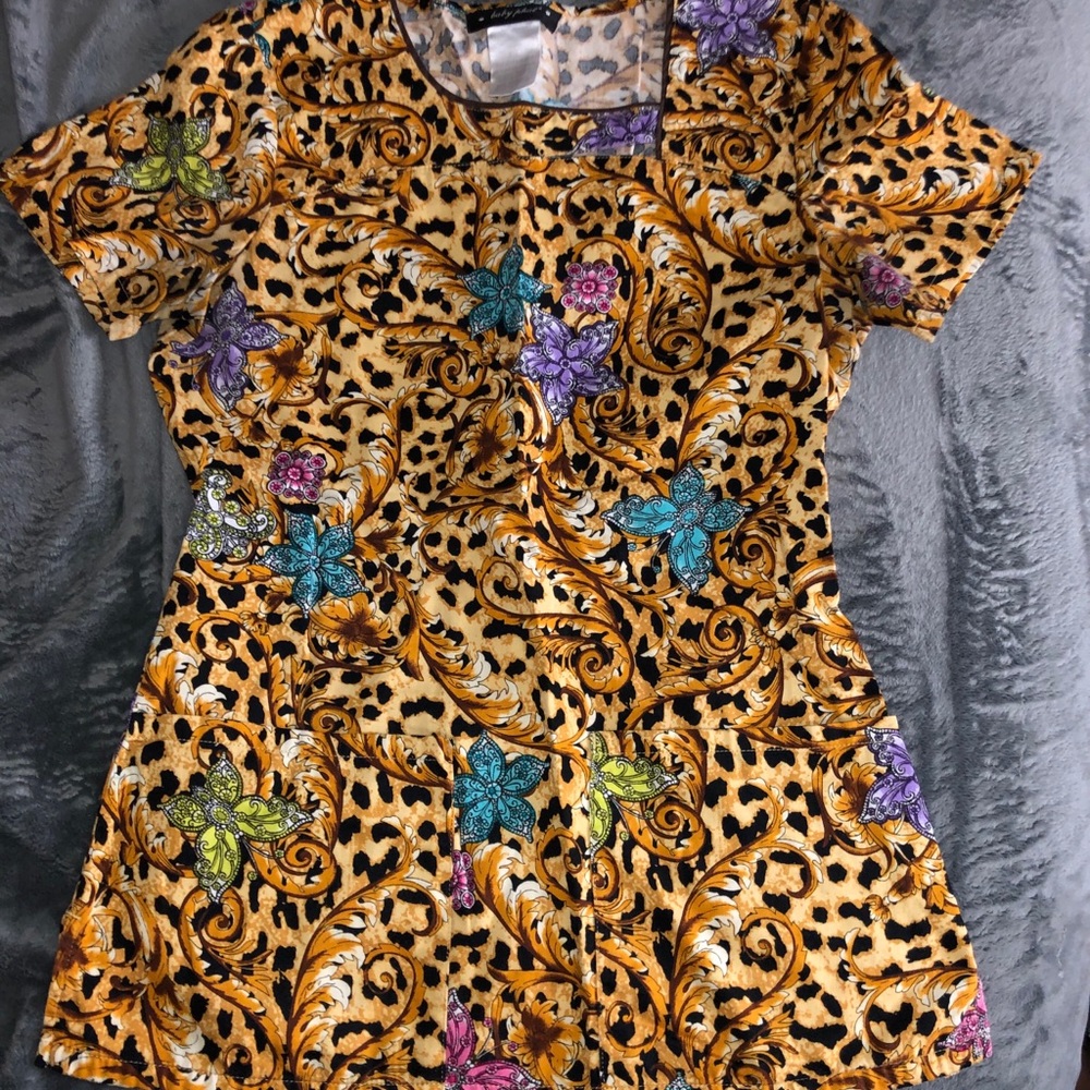 Scrubs top